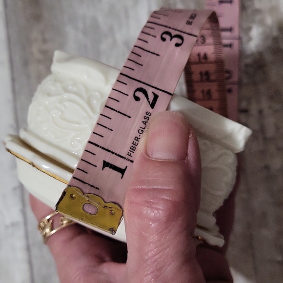 Vintage Porcelain Heart Musical Trinket Box - Picture 10 of 10